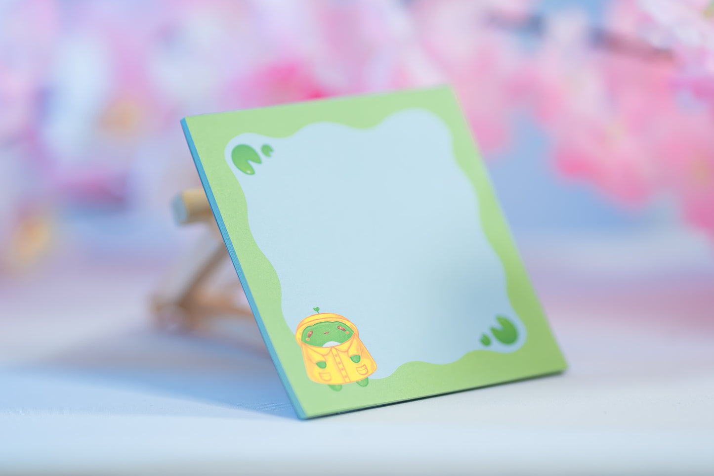 Froggy im Regenmantel Notepad | 25 Blatt | Quadrat 10 cm x 10 cm