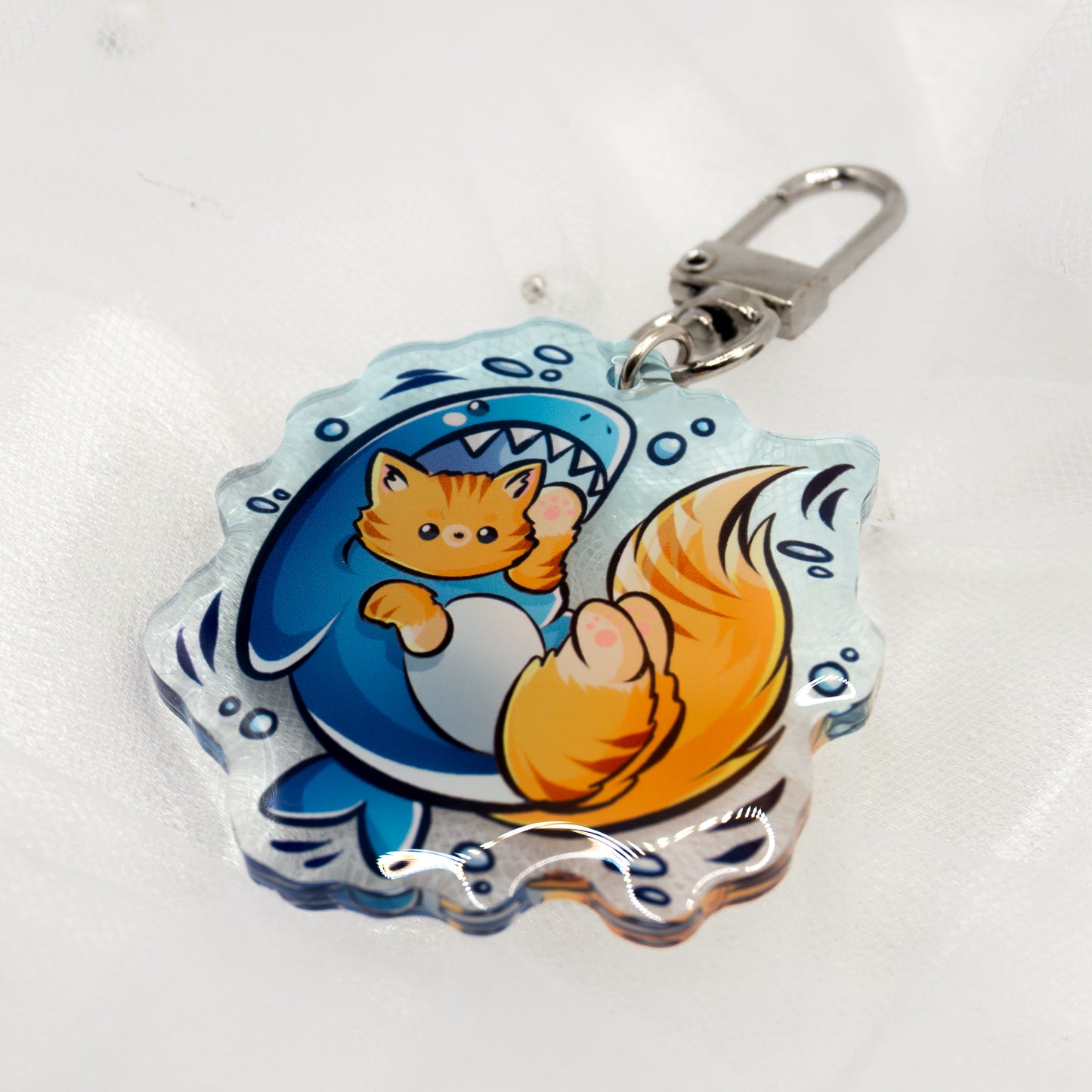 Kawaii Katze im Hai-Kostüm Schlüsselanhänger