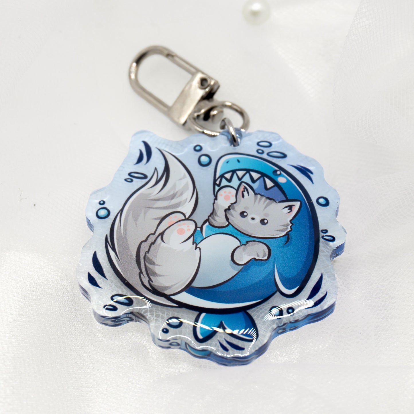 Kawaii Katze im Hai-Kostüm Schlüsselanhänger