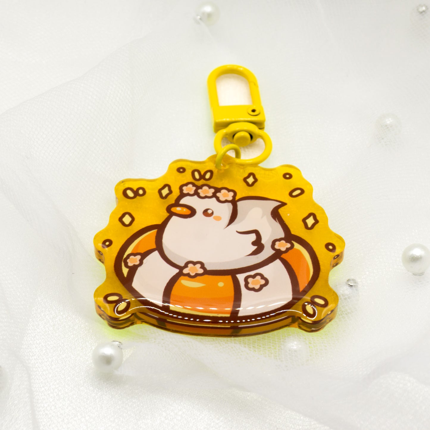 Kawaii Bird Ente mit Schwimmreifen und Blumen Schlüsselanhänger