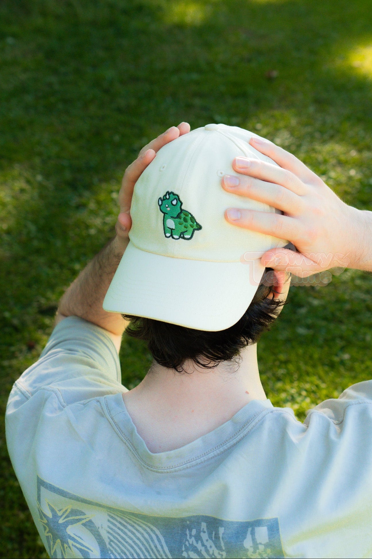 Kawaii Triceratops Schwarze oder Beige Dino Dad Cap