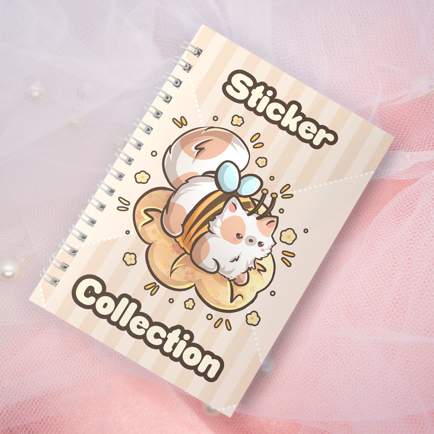 Wiederverwendbares Stickerbuch inkl. 2 zufällige Sticker | A5 | 32 Seiten | Reuseable Stickerbook | Cats in Costumes Biene